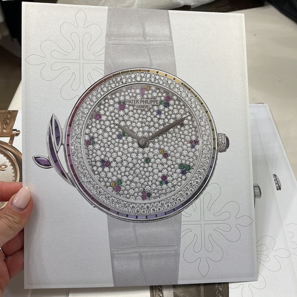 Patek Philippe Geneve ladies complications hardcover catalog - Picture 3 of 8